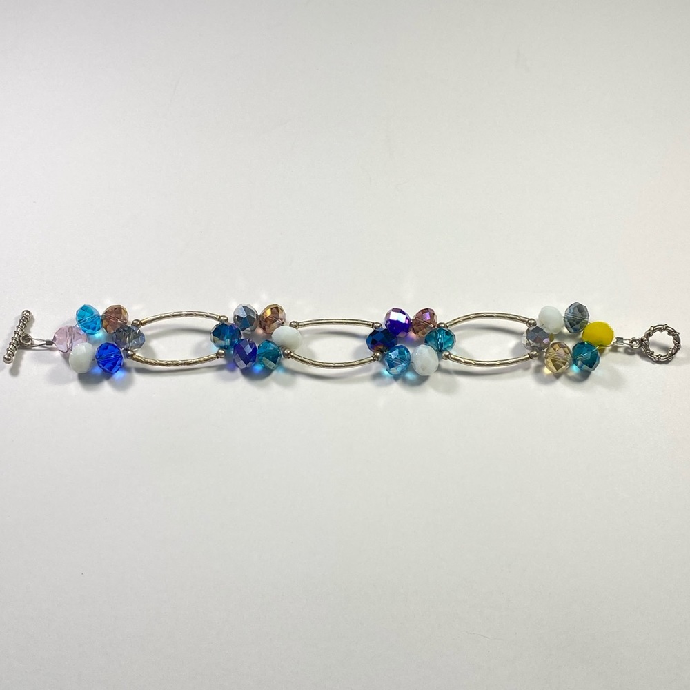Stunning Beaded Bracelet with Multiple Colors